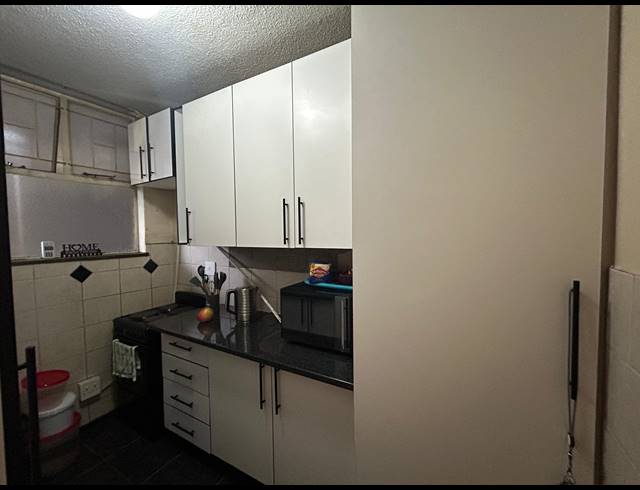 2 BEDROOM APARTMENT FOR SALE IN ARCADIA